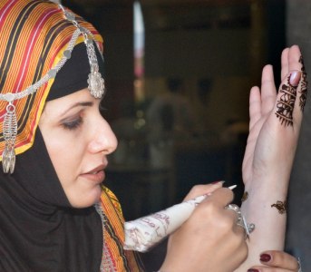 Kvinder i Oman fotos af Hussein Shehadeh