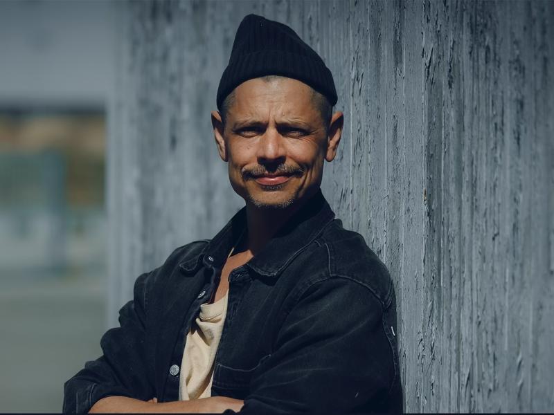 Tømrerlusen Dennis Nielsen. Fotokreditering: Forfatterforedrag