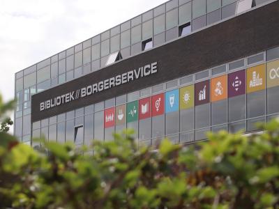 Billede af bibliotekets facade