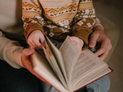 Julehøjtlæsning. Fotokreditering: Alena Shekhoutsova for Baseimage.