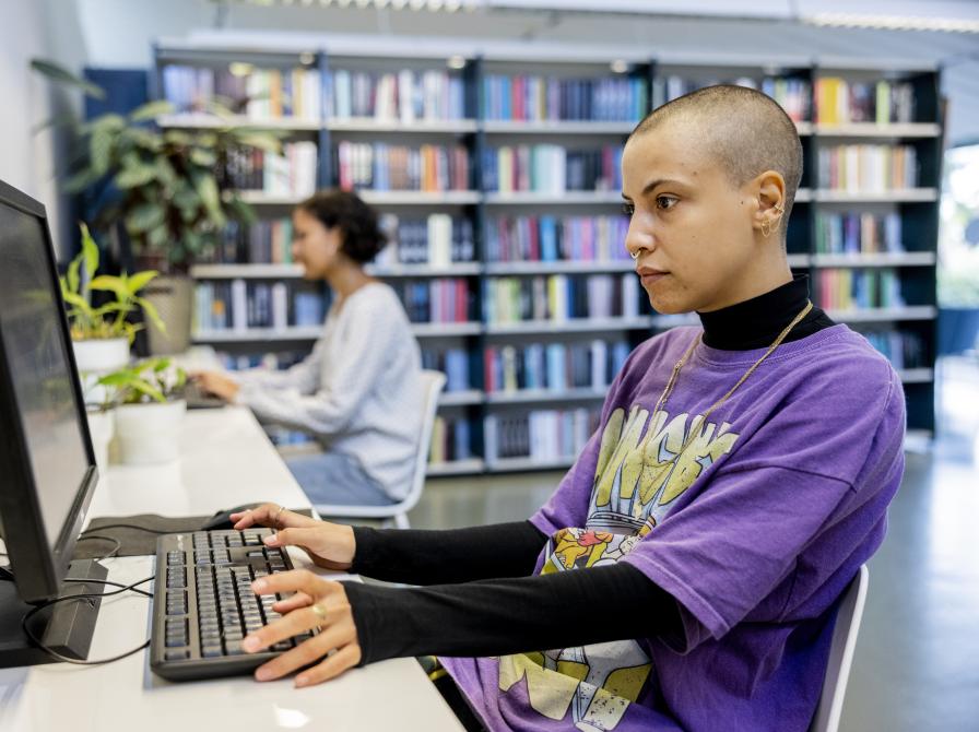 Computerområde på biblioteket. Fotokreditering: Nikolai Linares.