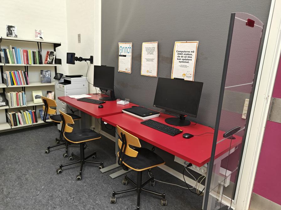 Pc'er på Korskilde Bibliotek. Fotokreditering: Næstved Bibliotek.